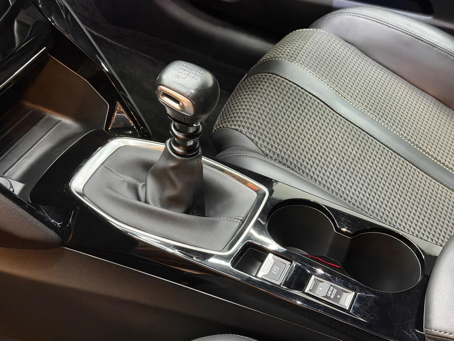 Used Peugeot 208 for sale - 77015630: Photo 11