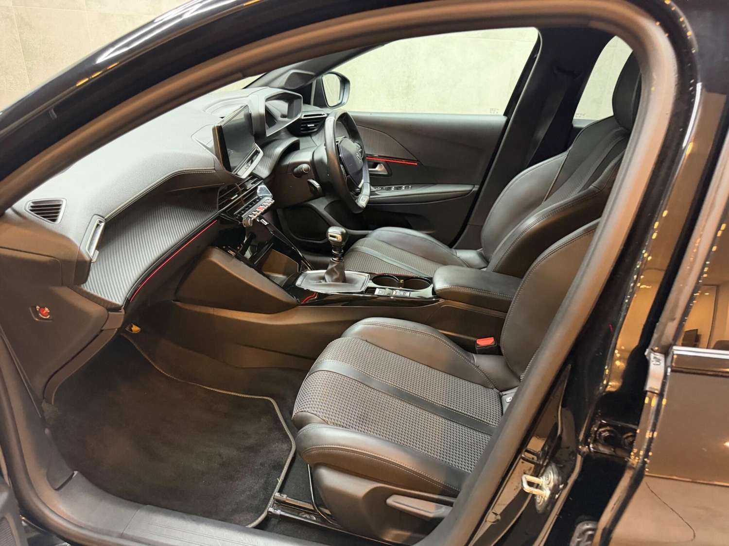 Used Peugeot 208 for sale - 77015630: Photo 40