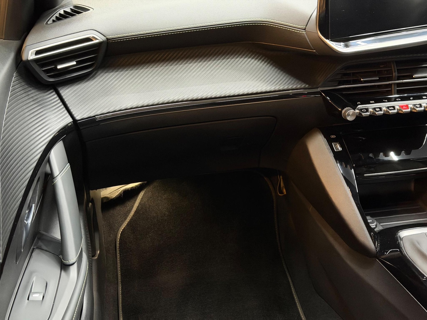 Used Peugeot 208 for sale - 77015630: Photo 48