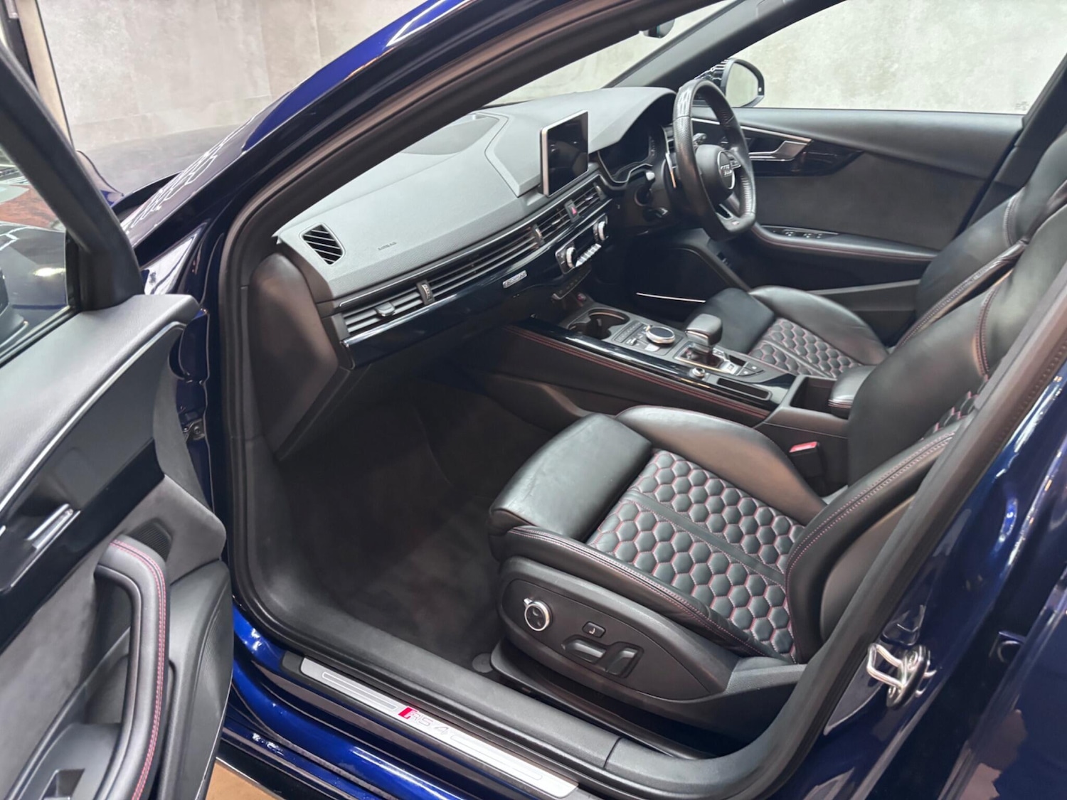 Used Audi RS4 Avant 2018 for sale - 77279443: Photo 54