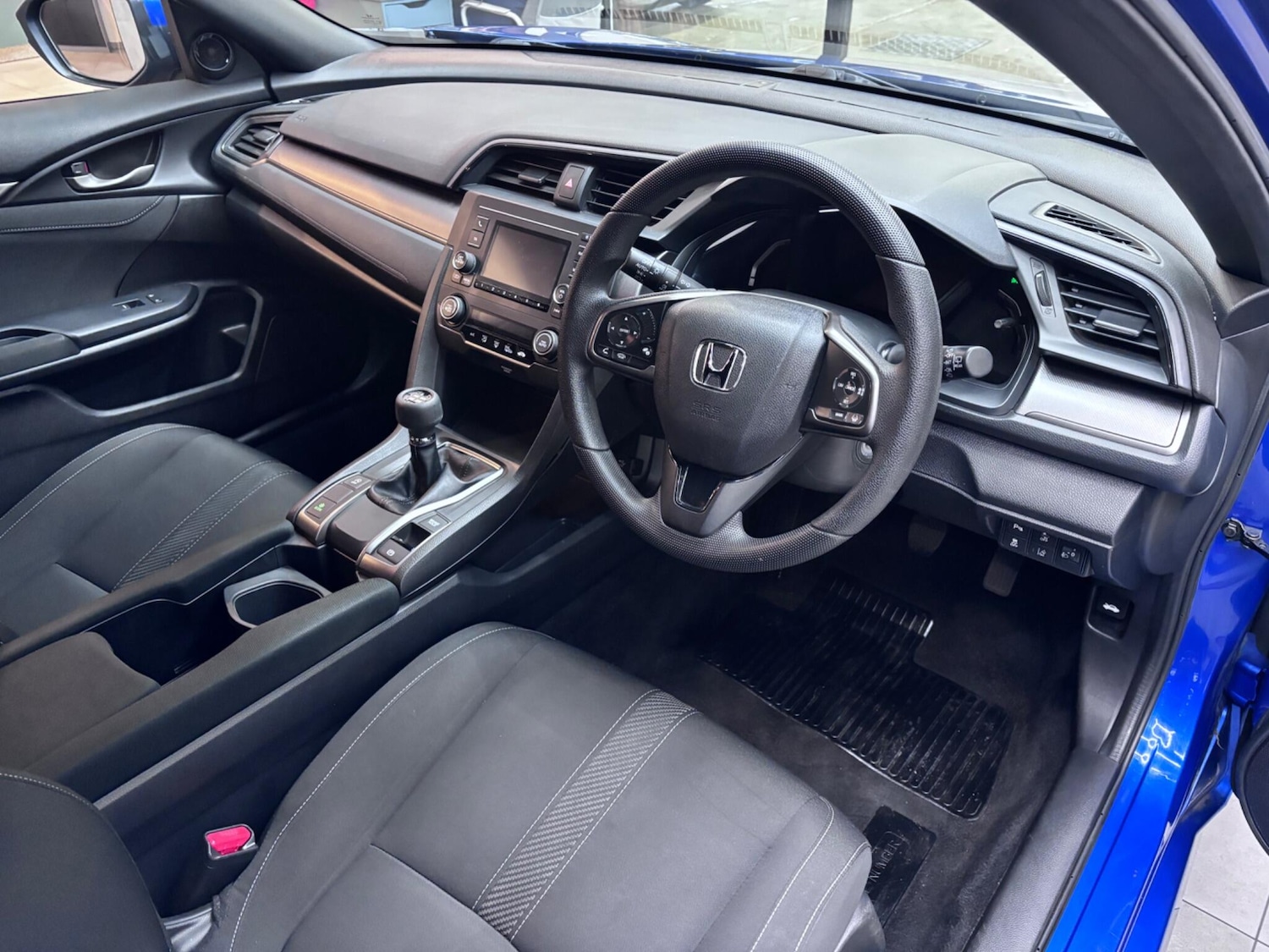 Used Honda Civic 2018 for sale - 77040588: Photo 20