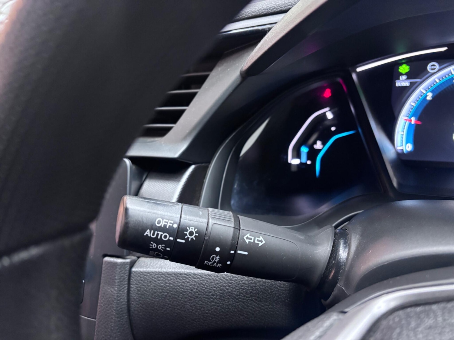 Used Honda Civic 2018 for sale - 77040588: Photo 40