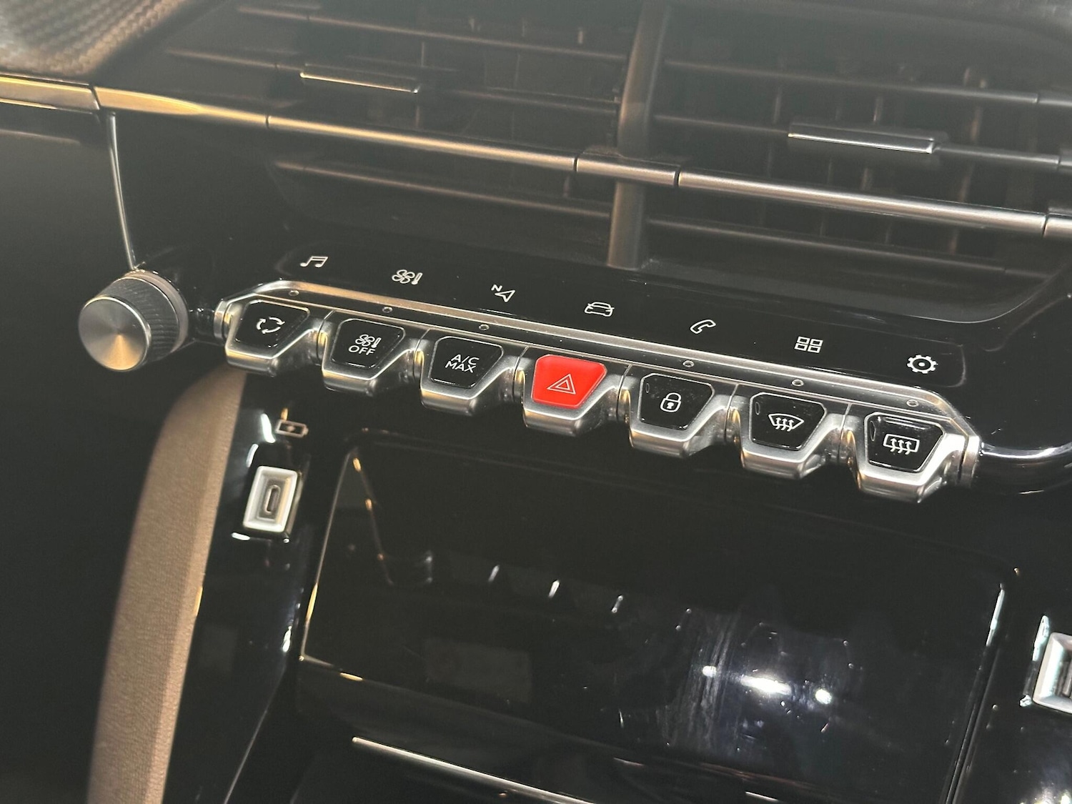 Used Peugeot 208 2023 for sale - 78019268: Photo 17