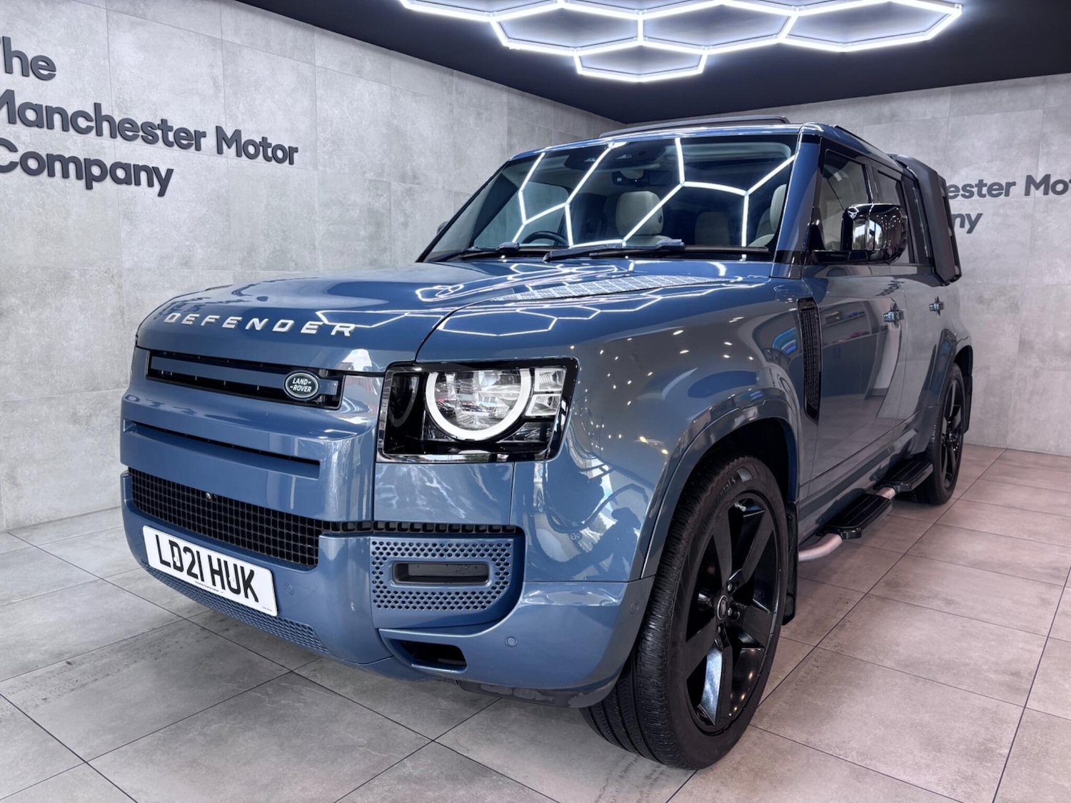 Used Land Rover Defender 110 2021 for sale - 76326571: Photo 10