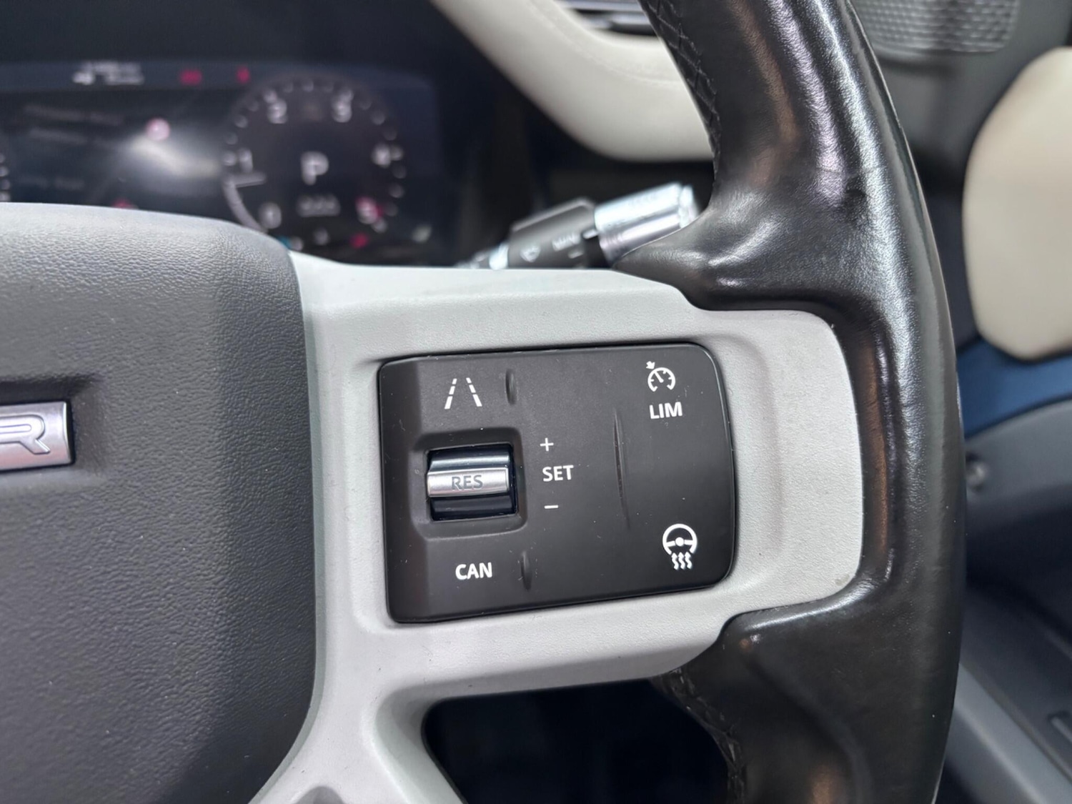 Used Land Rover Defender 110 2021 for sale - 76326571: Photo 32