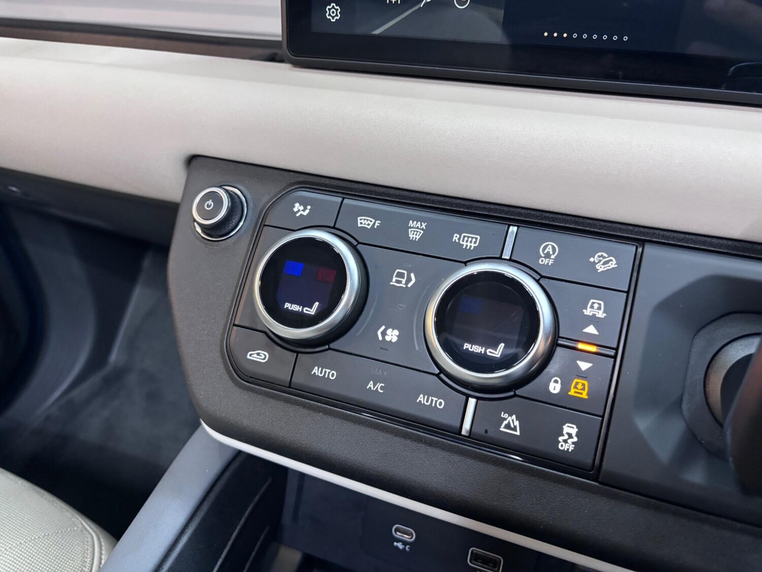 Used Land Rover Defender 110 2021 for sale - 76326571: Photo 34