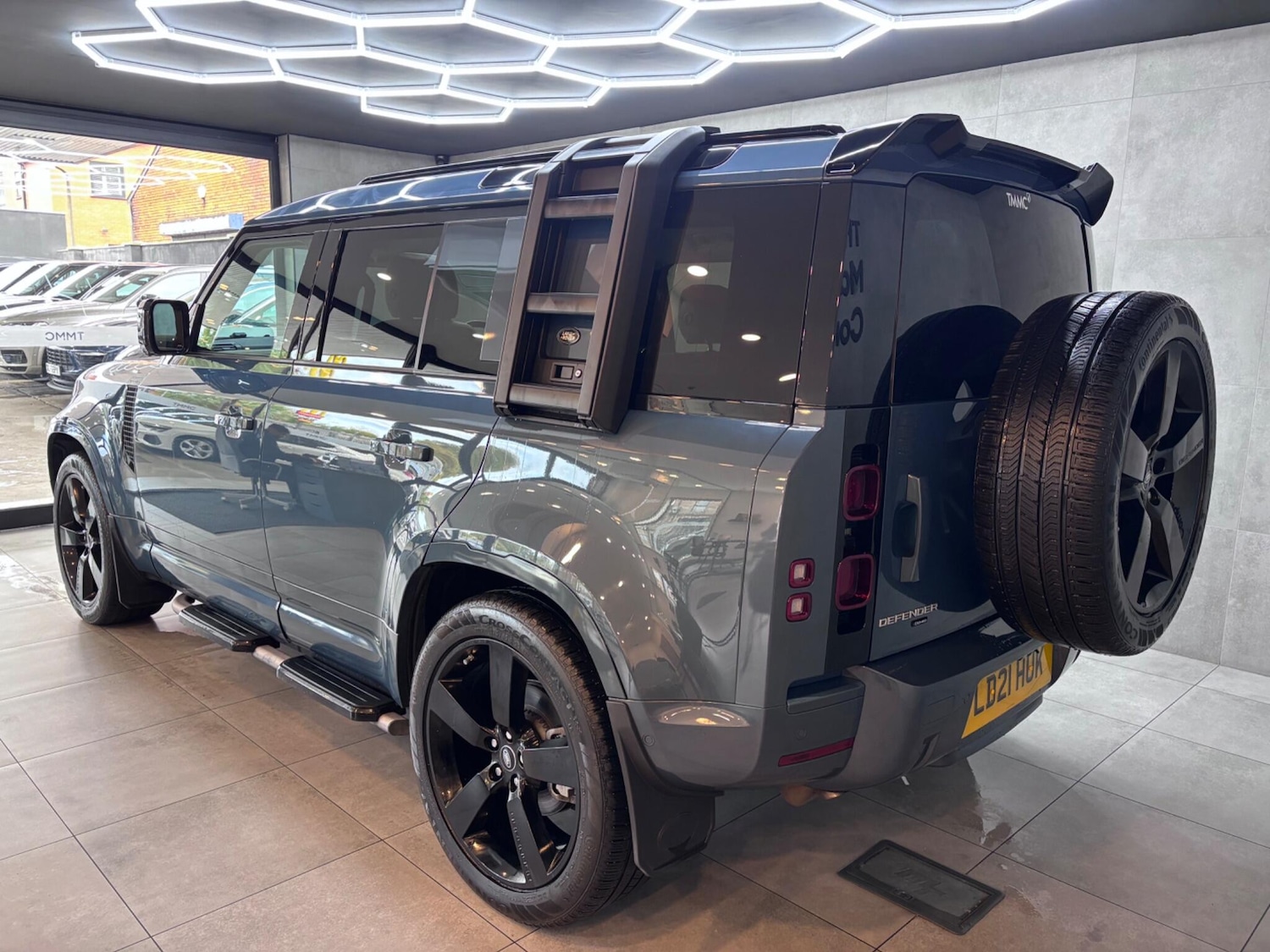 Used Land Rover Defender 110 2021 for sale - 76326571: Photo 5