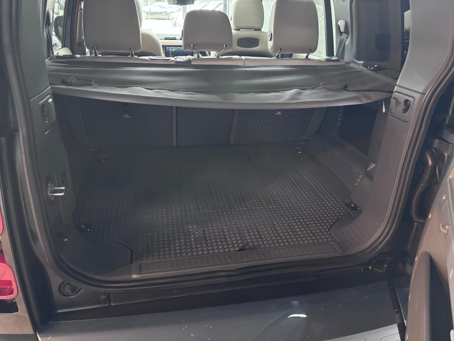 Used Land Rover Defender 110 2021 for sale - 76326571: Photo 66