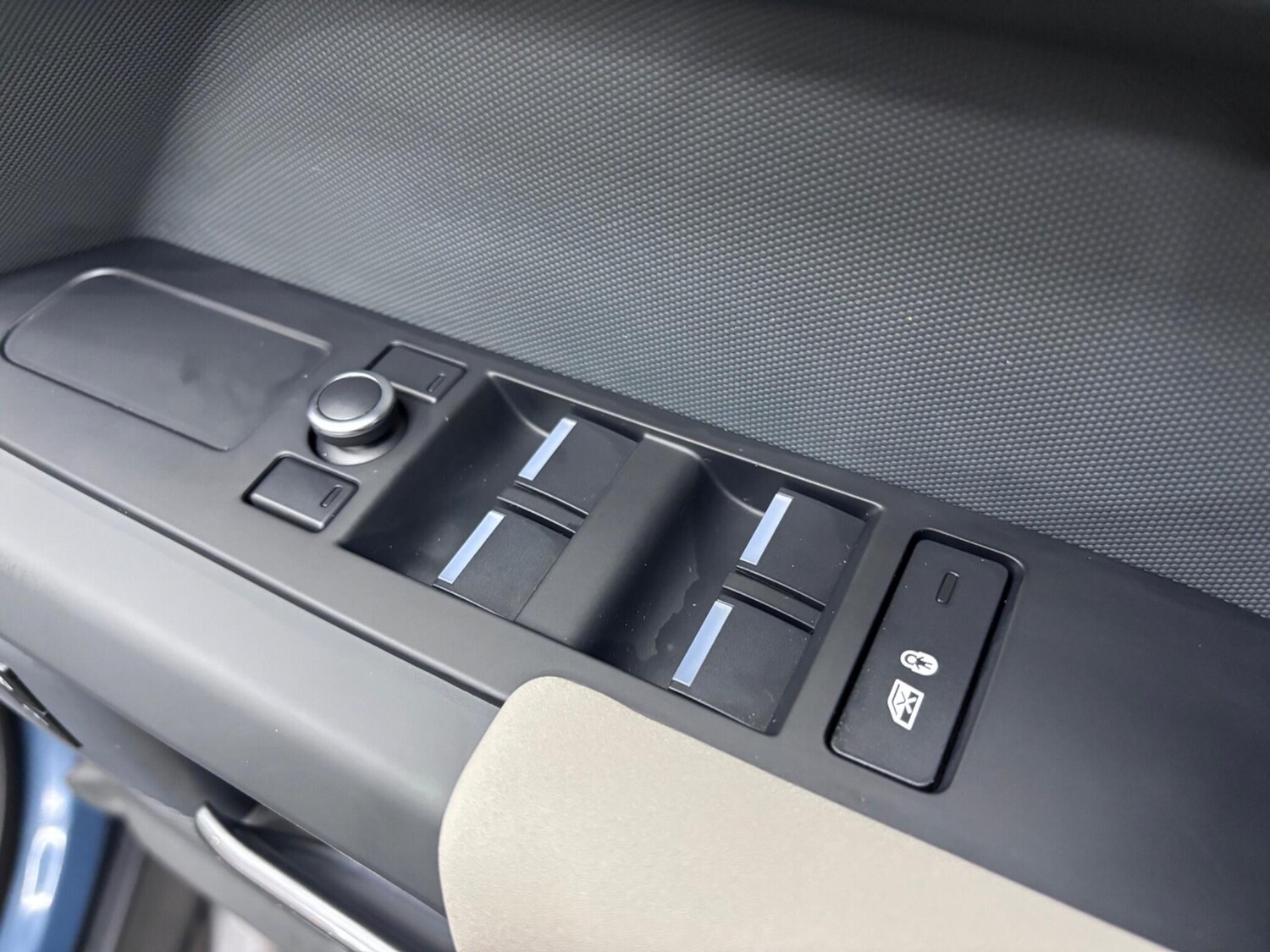 Used Land Rover Defender 110 2021 for sale - 76326571: Photo 70