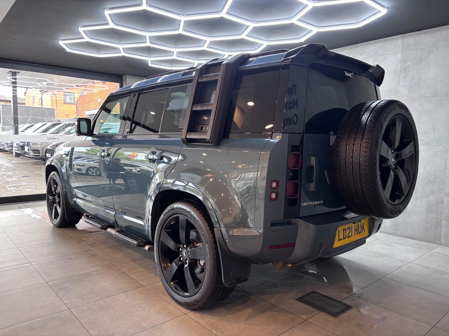 Used Land Rover Defender 110 2021 for sale - 76326571: Photo 8