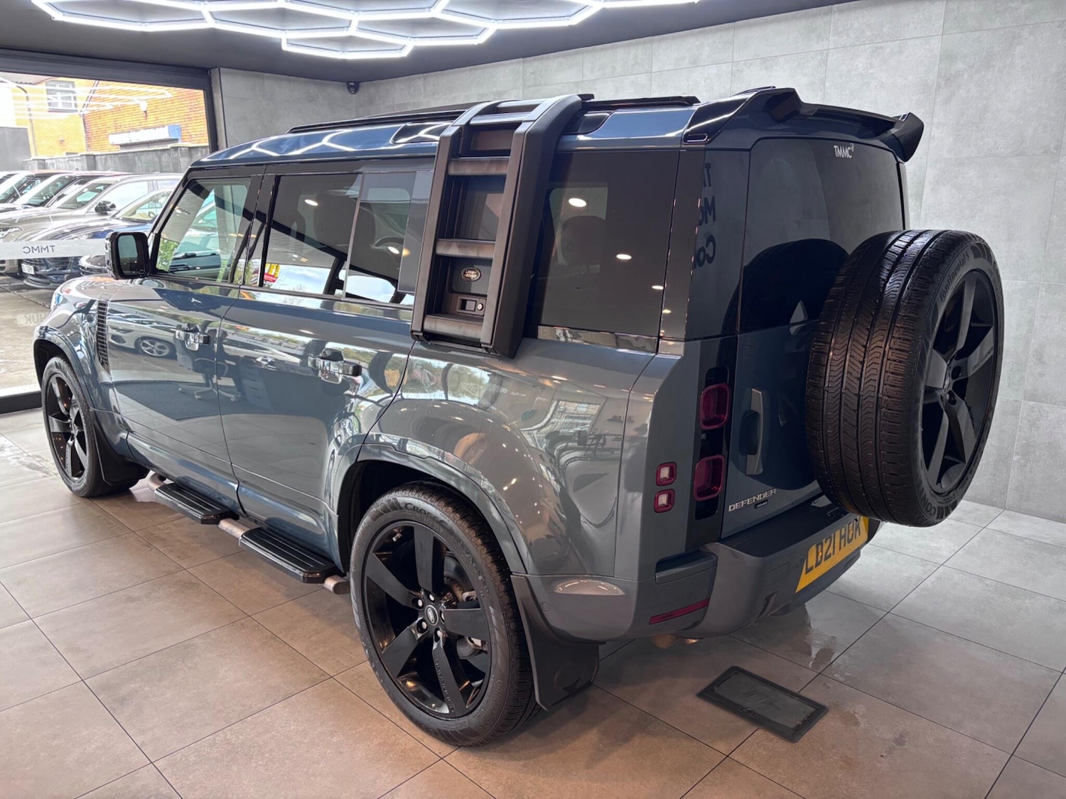 Used Land Rover Defender 110 2021 for sale - 76326571: Photo 9