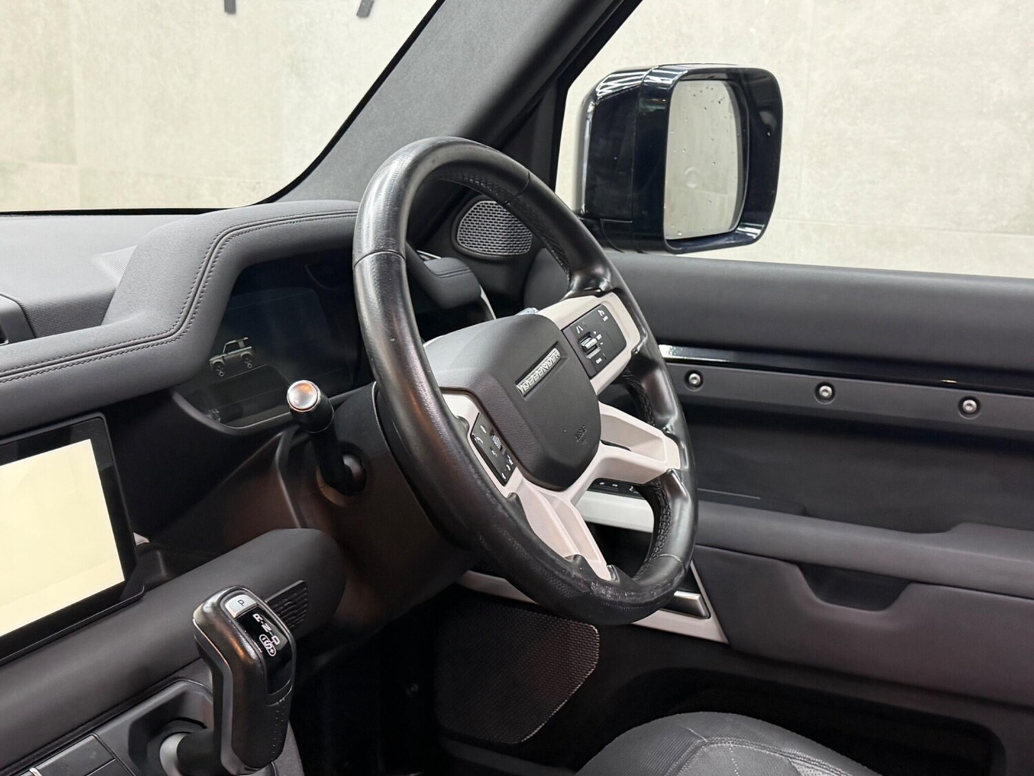 Used Land Rover Defender 2021 for sale - 77574369: Photo 14