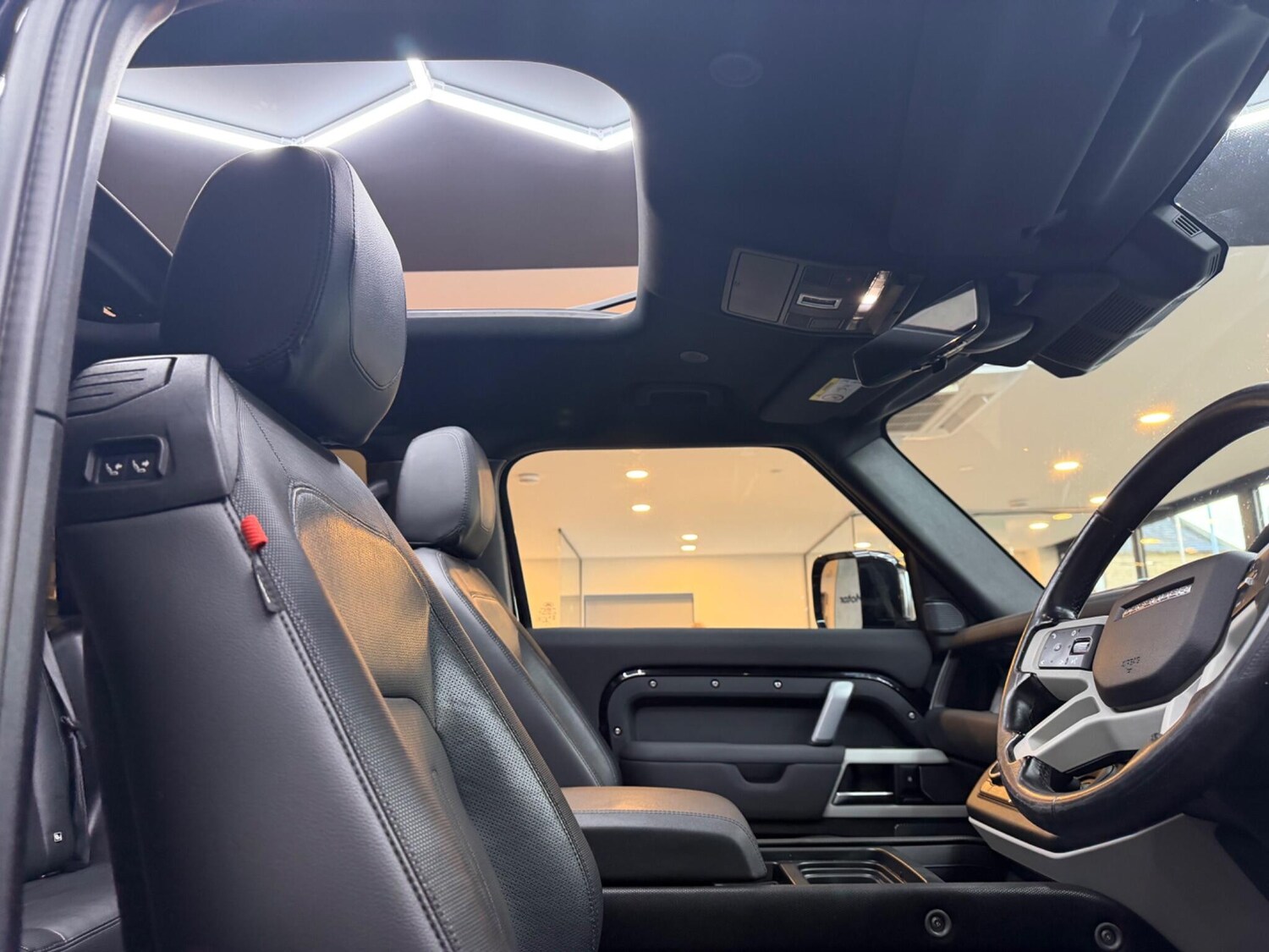 Used Land Rover Defender 2021 for sale - 77574369: Photo 16