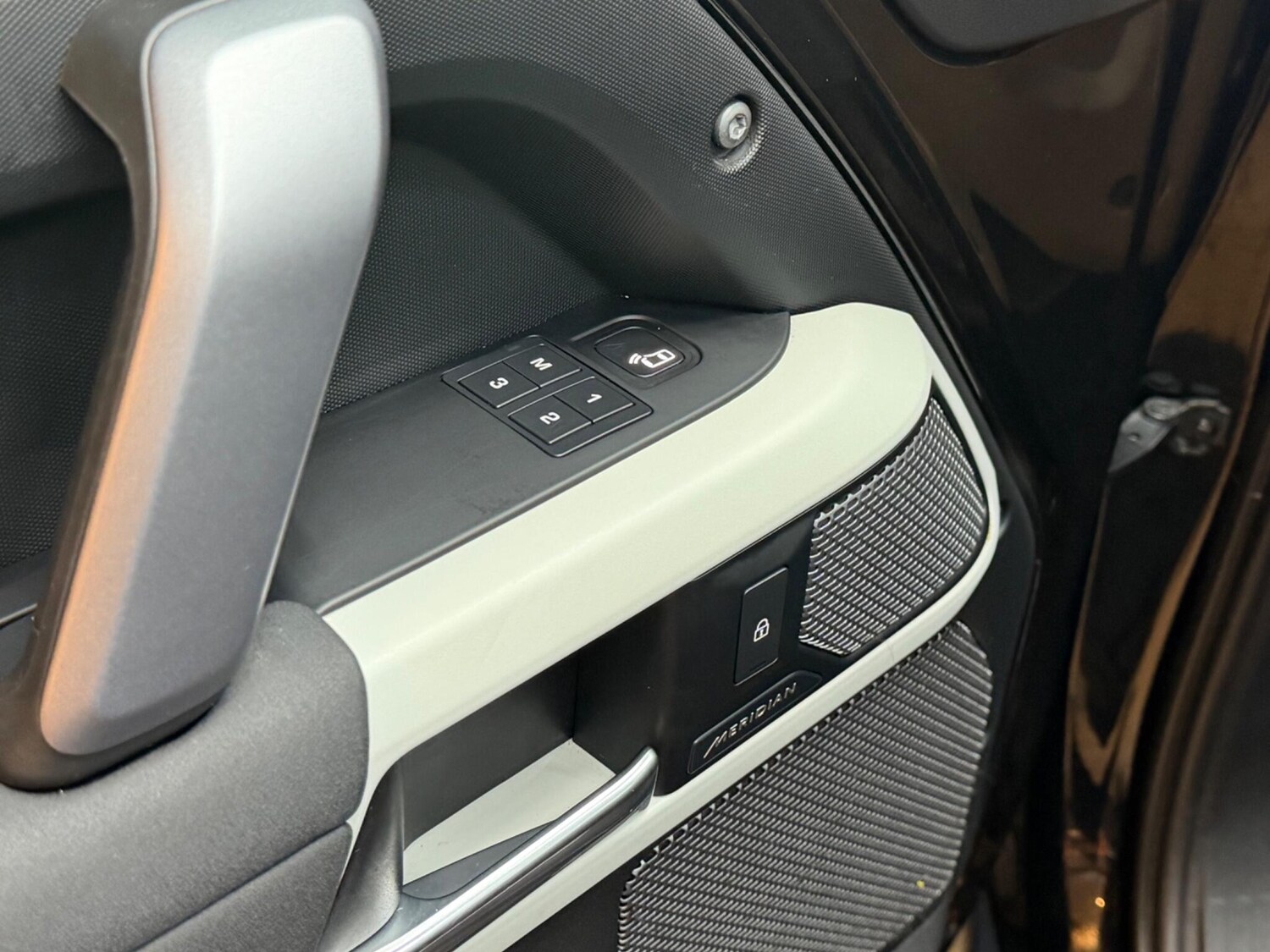 Used Land Rover Defender 2021 for sale - 77574369: Photo 26