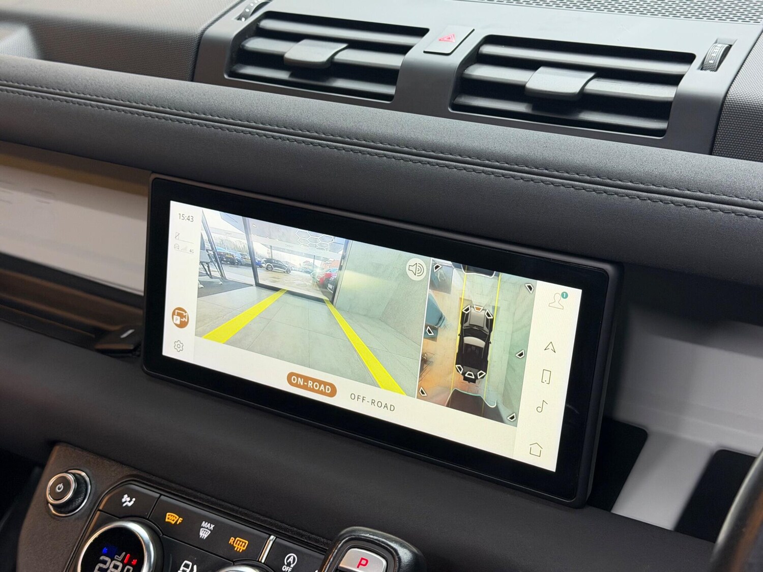 Used Land Rover Defender 2021 for sale - 77574369: Photo 34