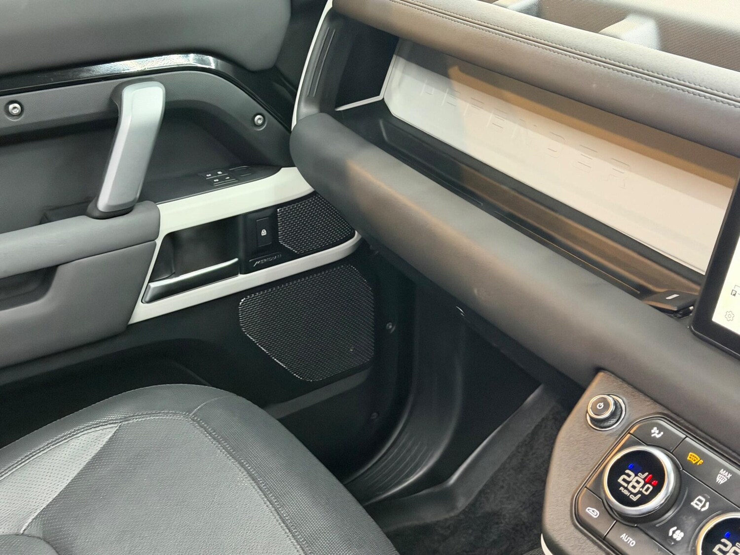 Used Land Rover Defender 2021 for sale - 77574369: Photo 45