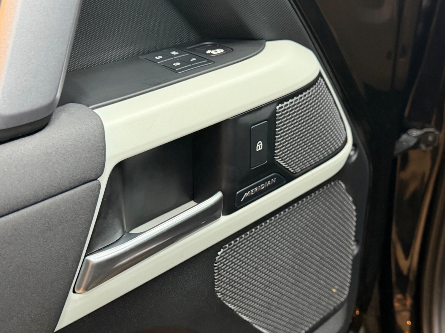 Used Land Rover Defender 2021 for sale - 77574369: Photo 49