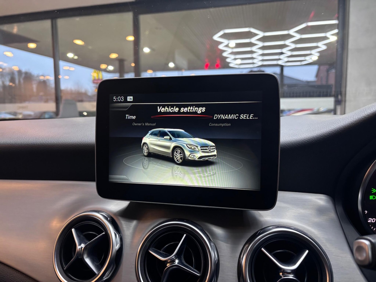Used Mercedes-Benz GLA 2018 for sale - 77695481: Photo 42
