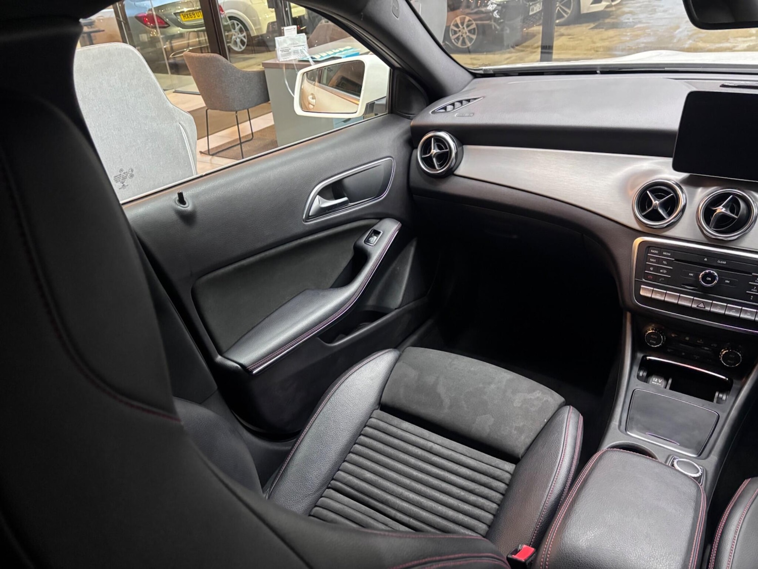 Used Mercedes-Benz GLA 2018 for sale - 77695481: Photo 65