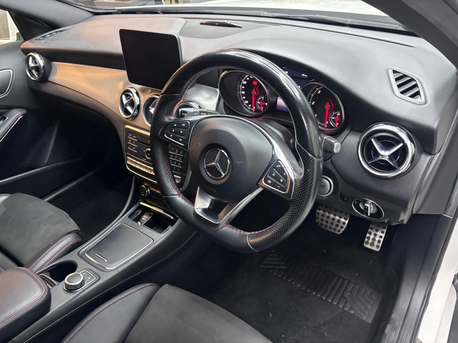 Used Mercedes-Benz GLA 2018 for sale - 77695481: Photo 69