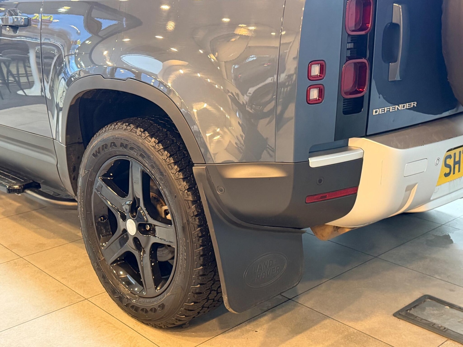 Used Land Rover Defender 90 2021 for sale - 77109813: Photo 24