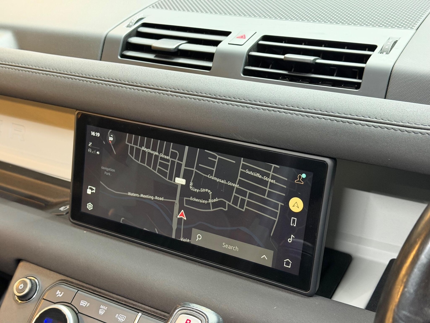 Used Land Rover Defender 90 2021 for sale - 77109813: Photo 32