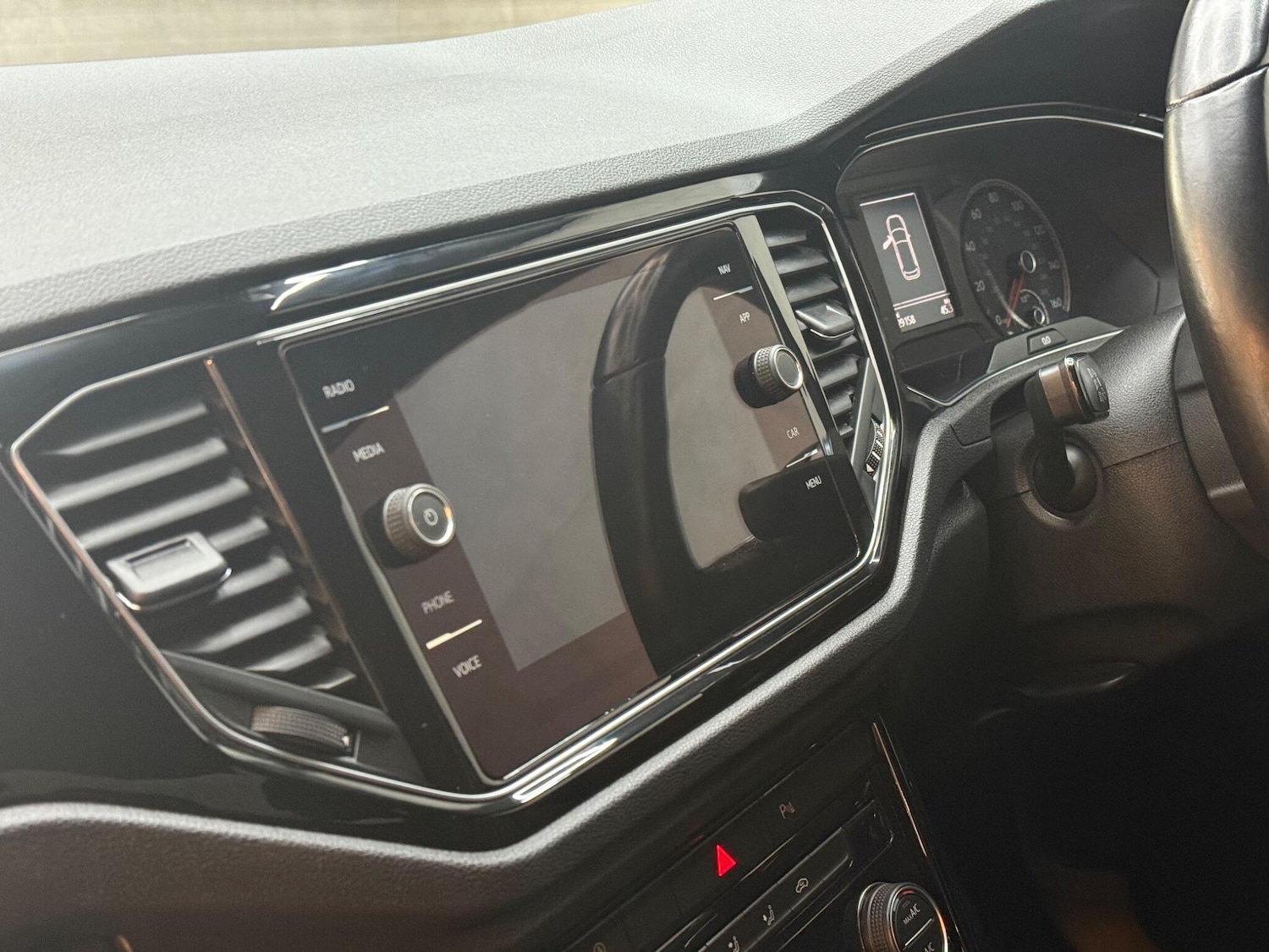 Used Volkswagen T-Roc 2021 for sale - 76307197: Photo 14