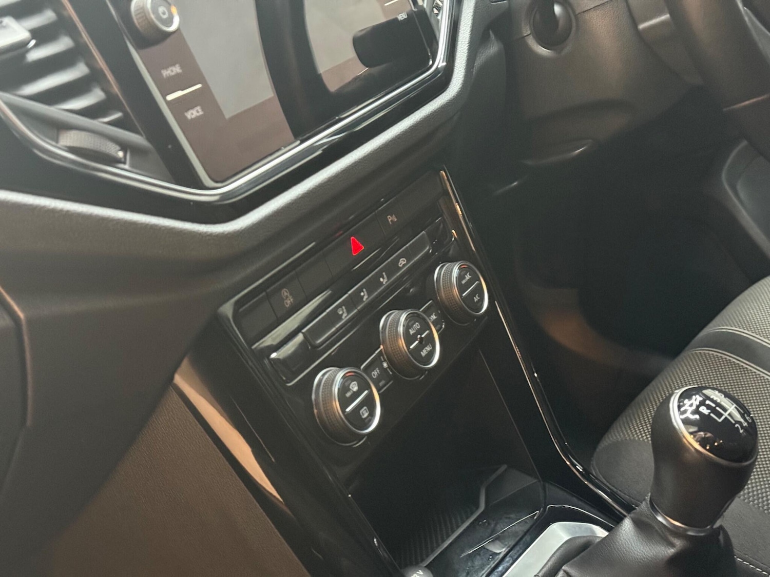 Used Volkswagen T-Roc 2021 for sale - 76307197: Photo 15