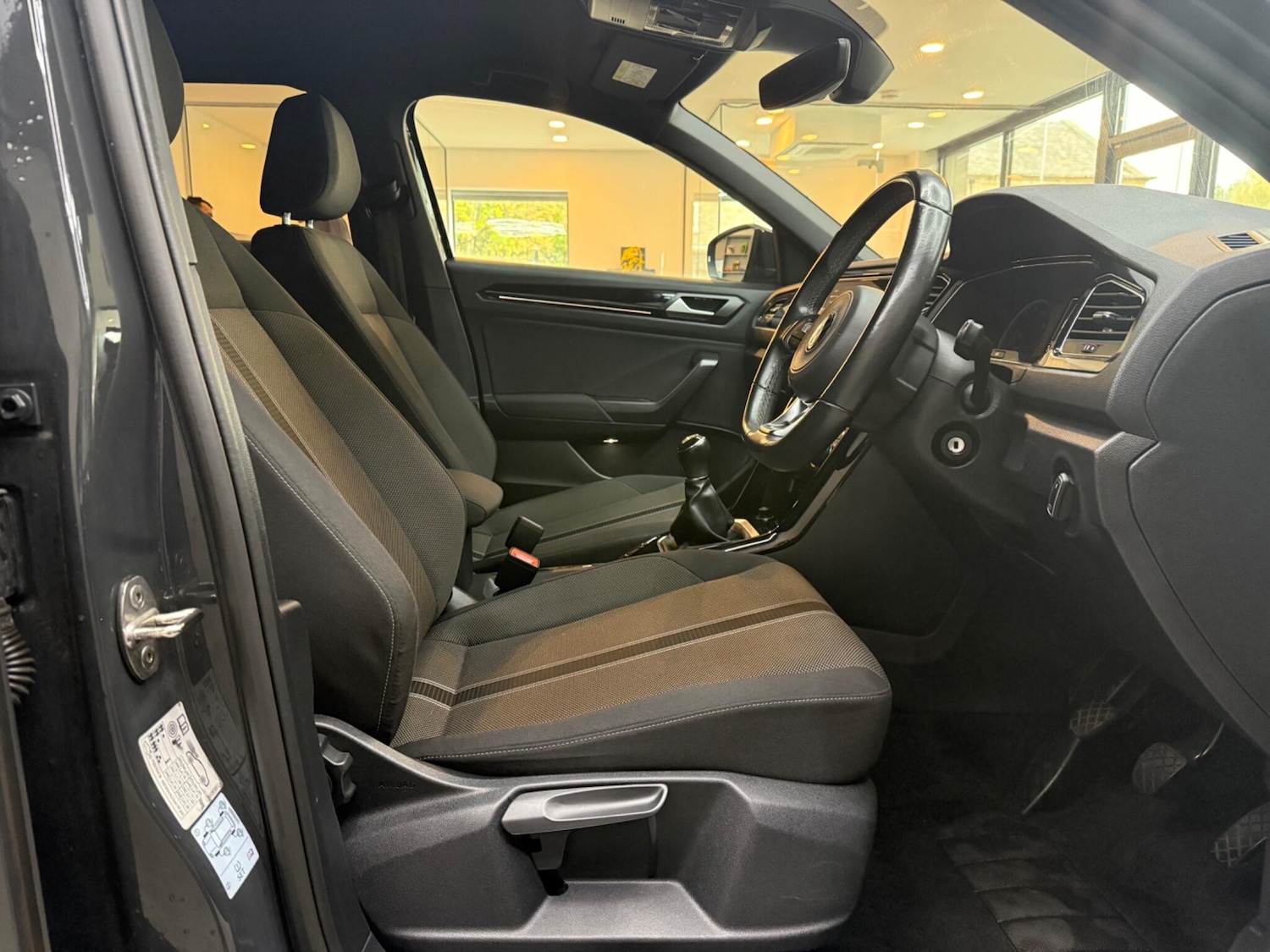 Used Volkswagen T-Roc 2021 for sale - 76307197: Photo 17