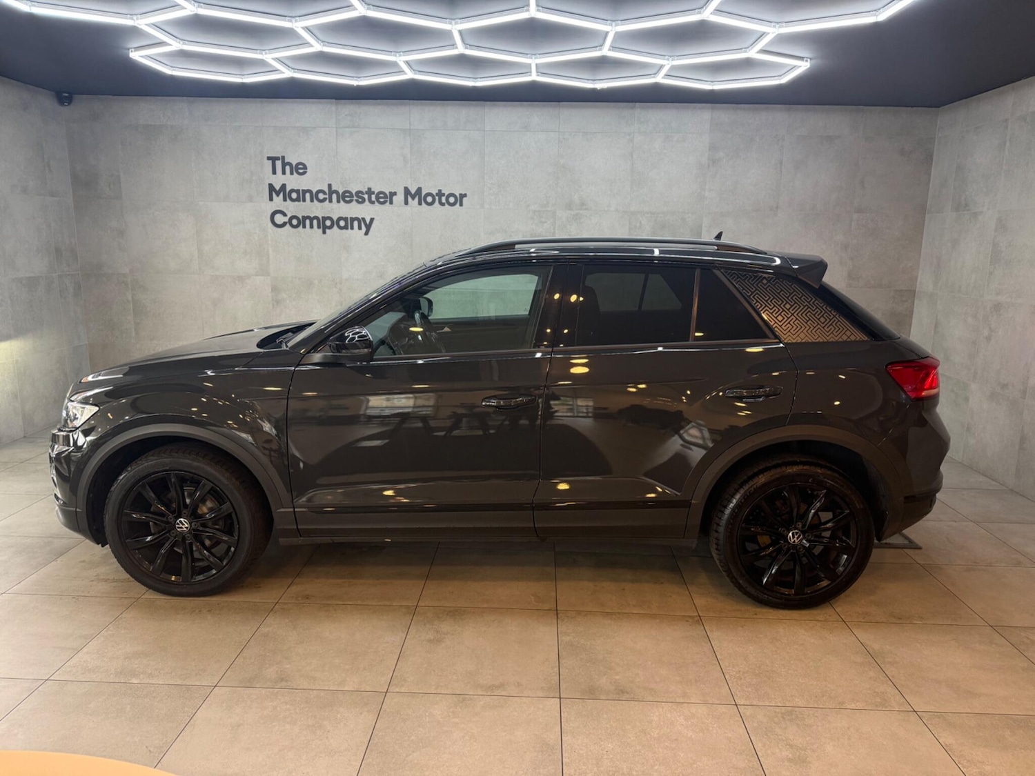 Used Volkswagen T-Roc 2021 for sale - 76307197: Photo 2