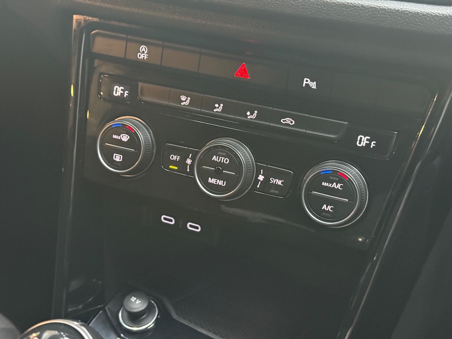 Used Volkswagen T-Roc 2021 for sale - 76307197: Photo 24