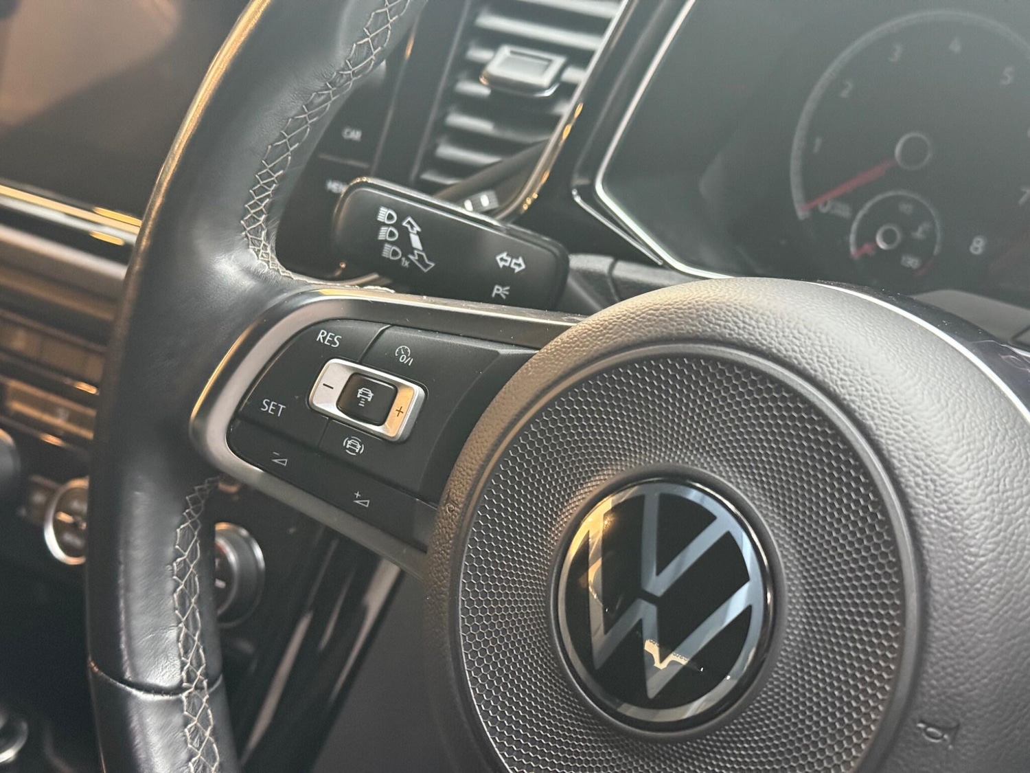 Used Volkswagen T-Roc 2021 for sale - 76307197: Photo 27