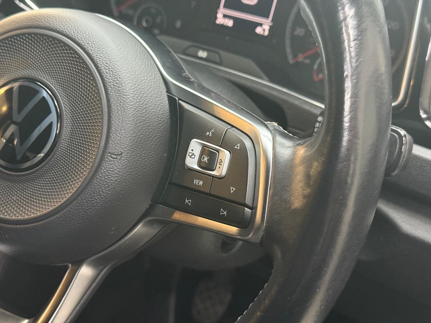 Used Volkswagen T-Roc 2021 for sale - 76307197: Photo 28