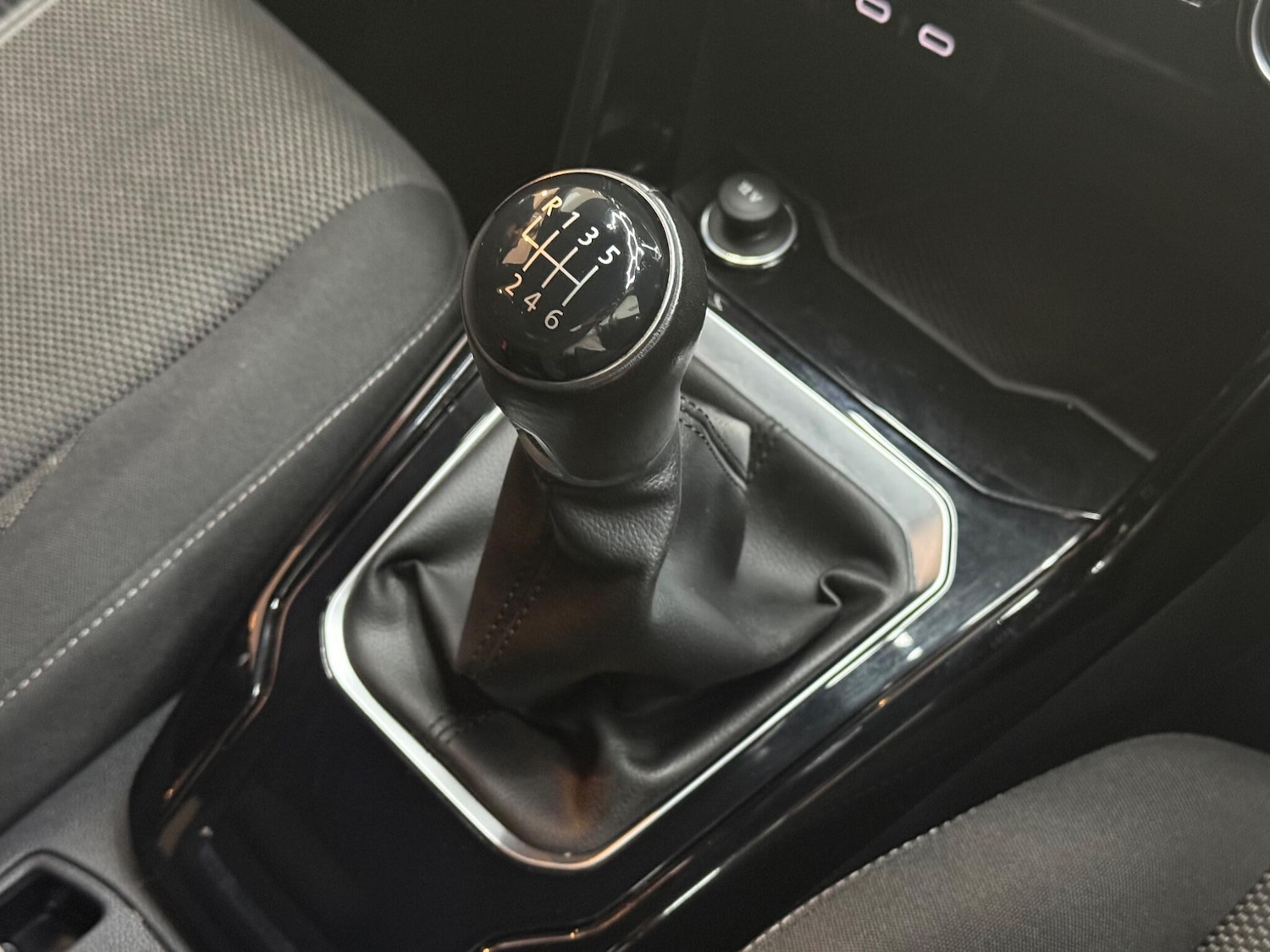 Used Volkswagen T-Roc 2021 for sale - 76307197: Photo 9