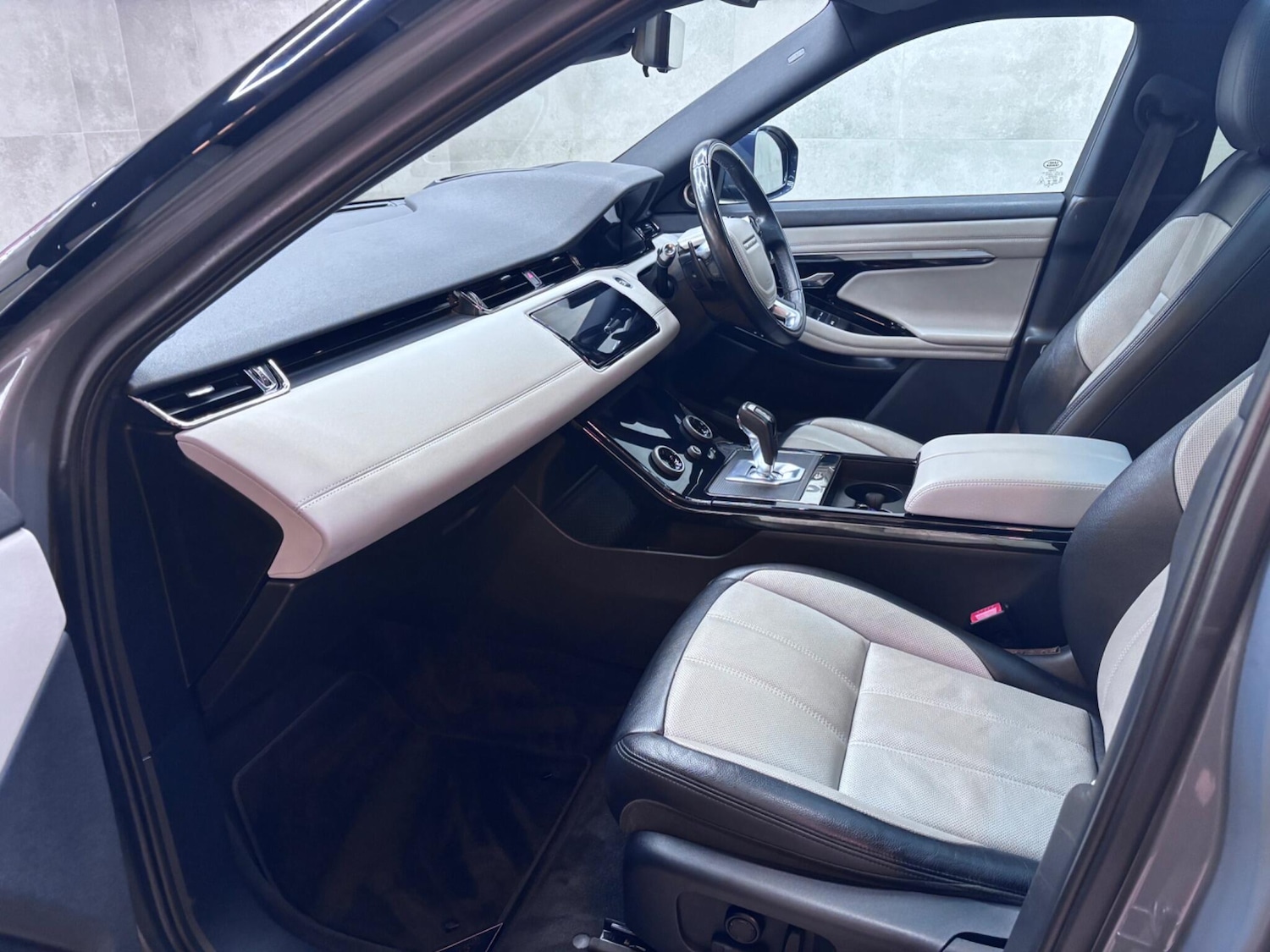 Used Land Rover Range Rover Evoque 2019 for sale - 76337529: Photo 32