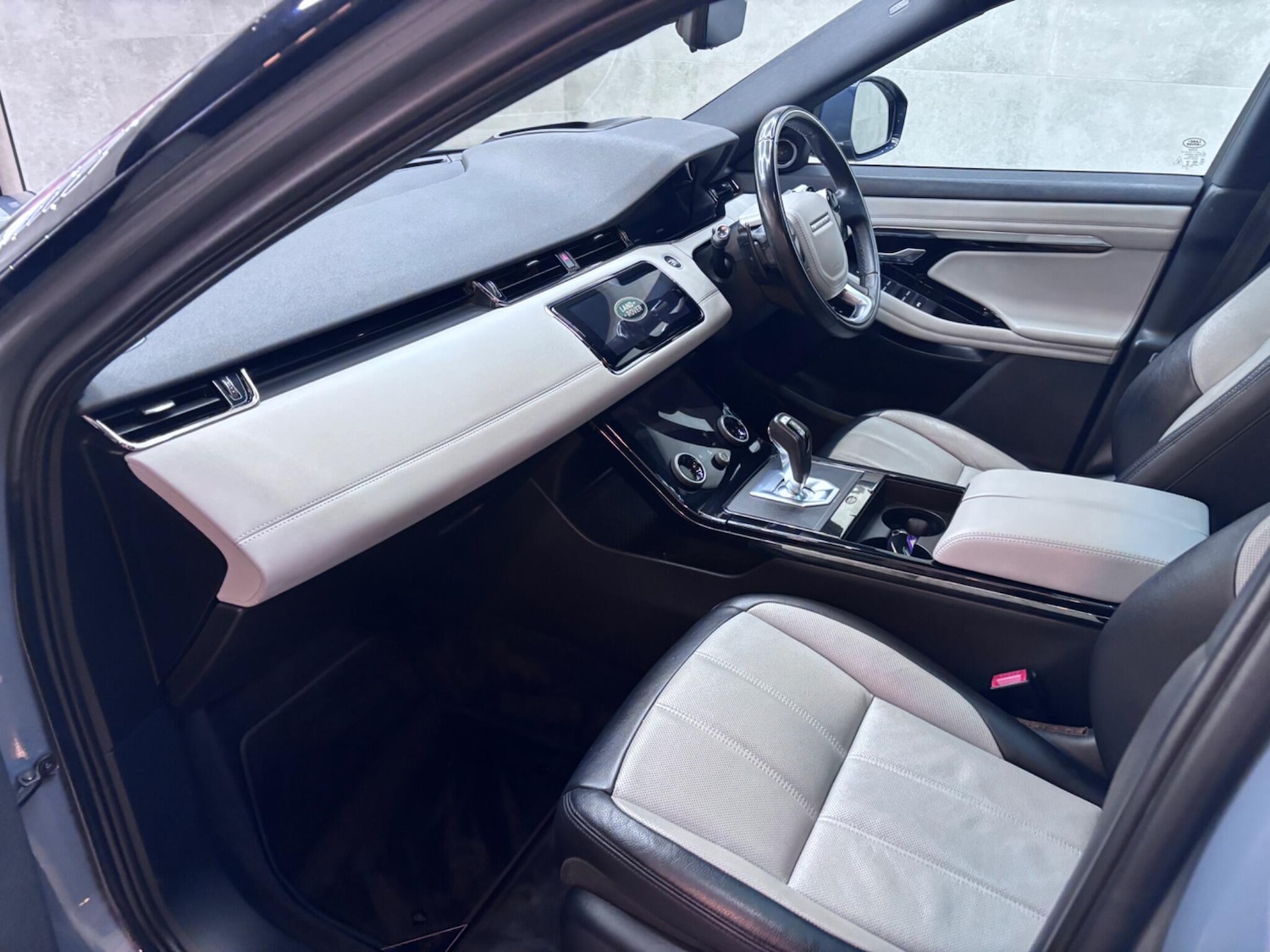 Used Land Rover Range Rover Evoque 2019 for sale - 76337529: Photo 36