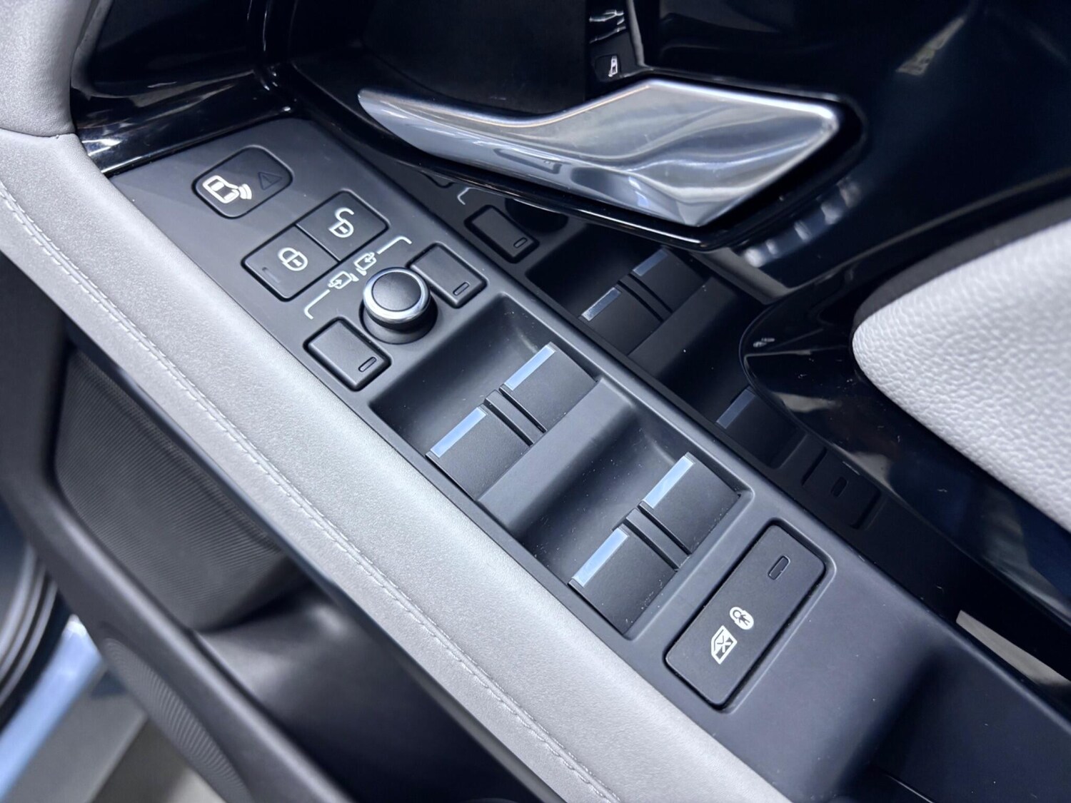 Used Land Rover Range Rover Evoque 2019 for sale - 76337529: Photo 56