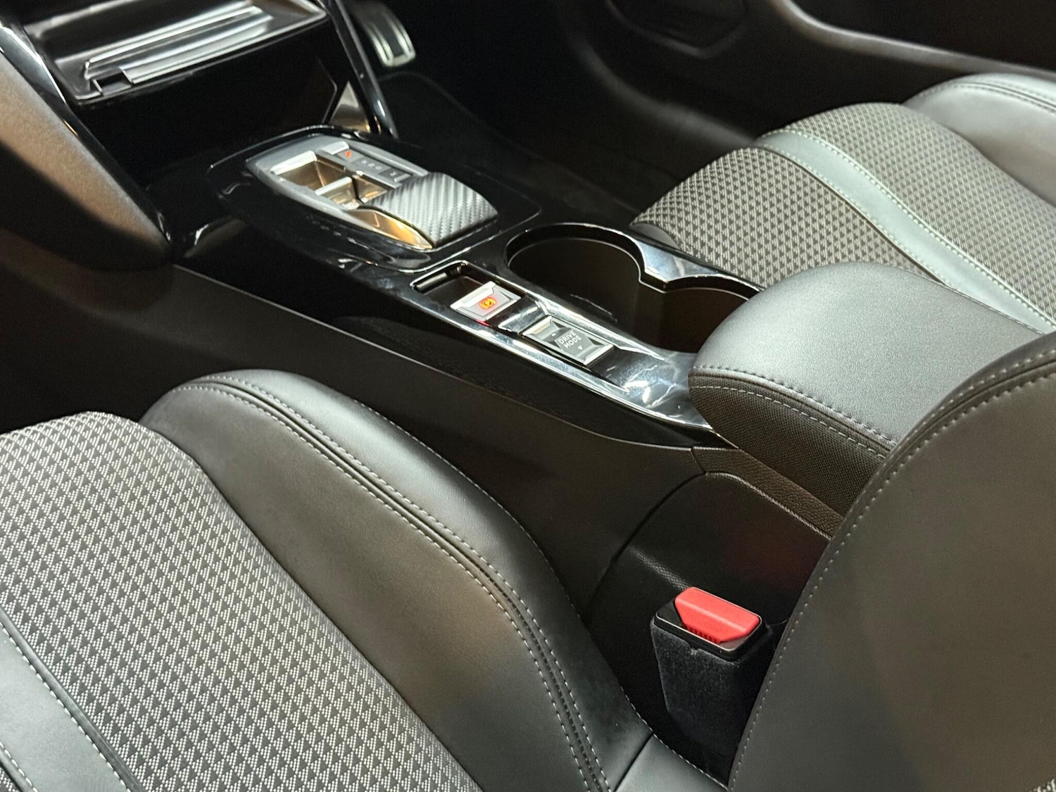Used Peugeot 208 2023 for sale - 76370089: Photo 40