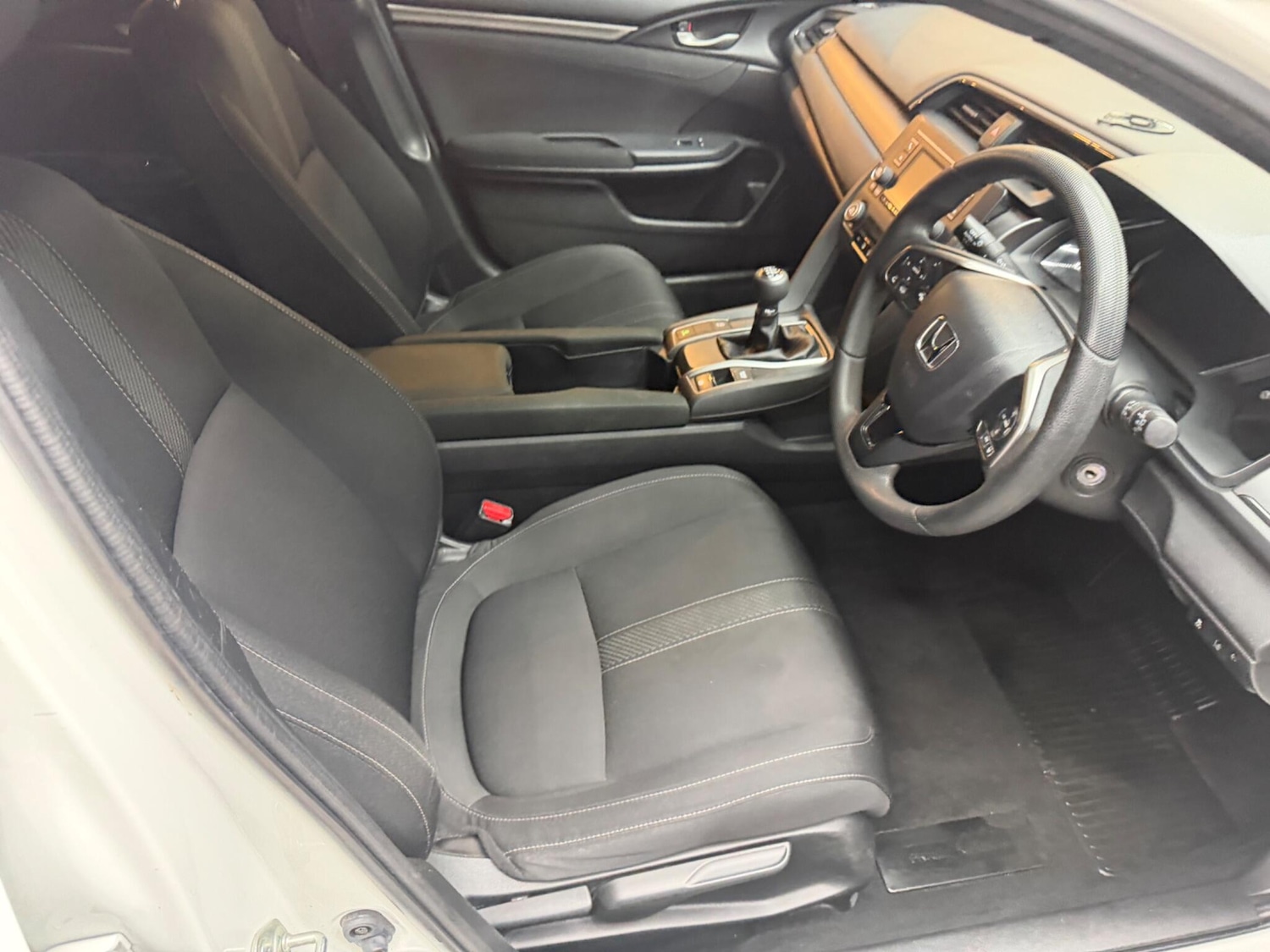 Used Honda Civic 2018 for sale - 77683816: Photo 18