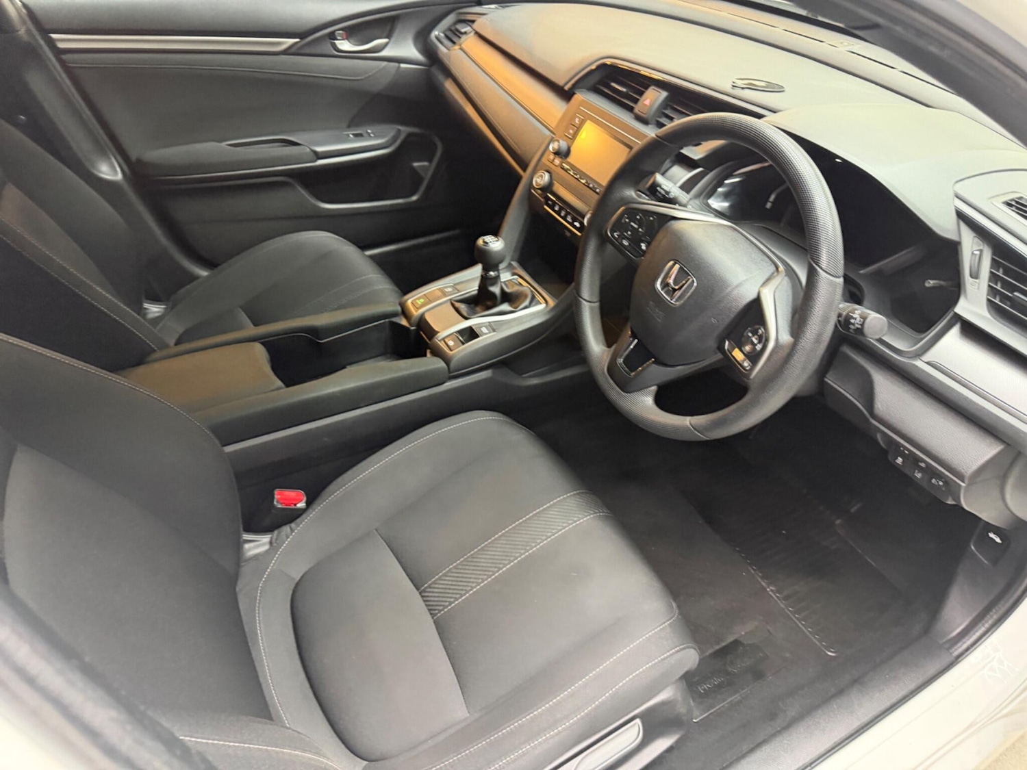 Used Honda Civic 2018 for sale - 77683816: Photo 19