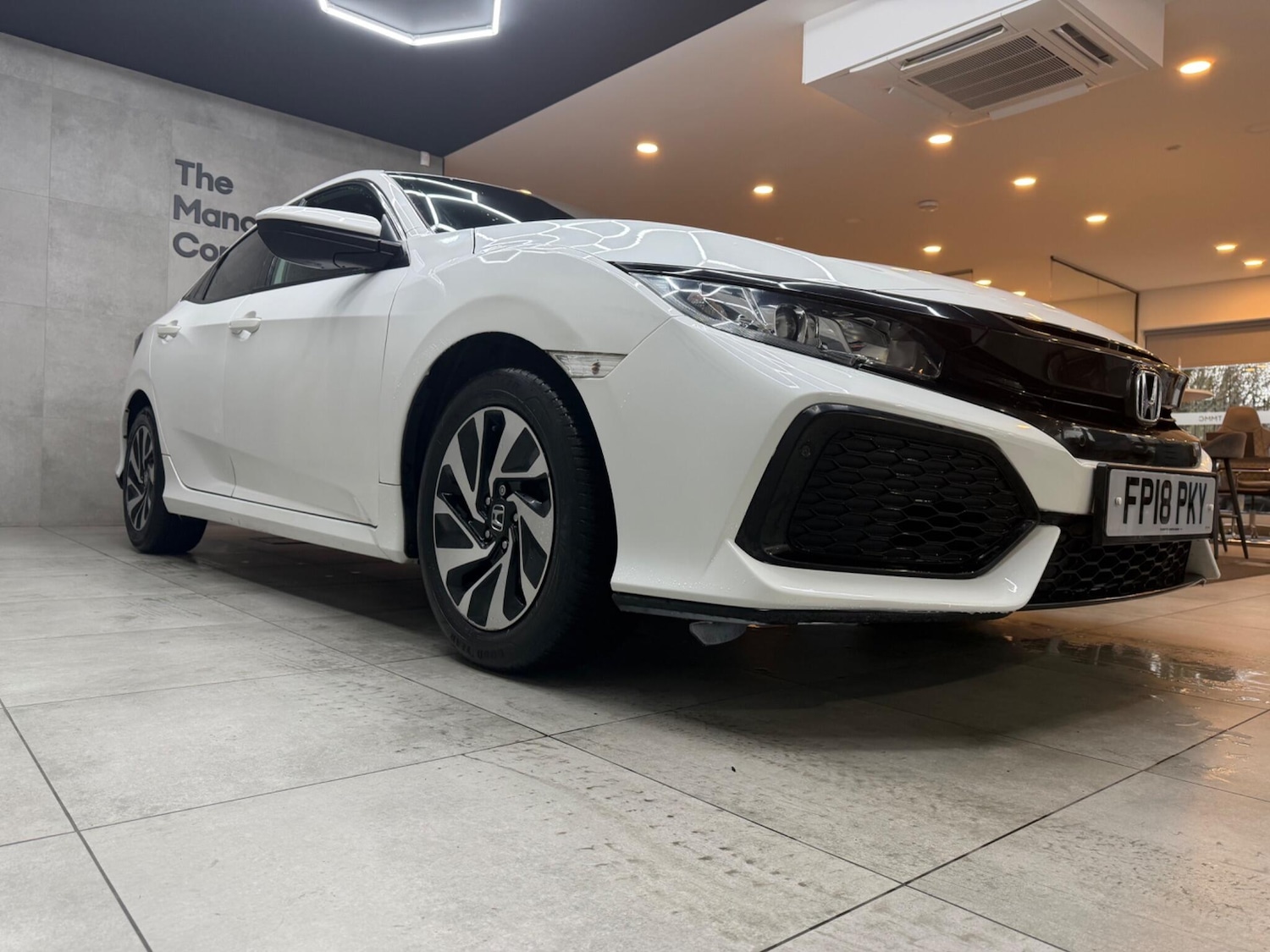 Used Honda Civic 2018 for sale - 77683816: Photo 2
