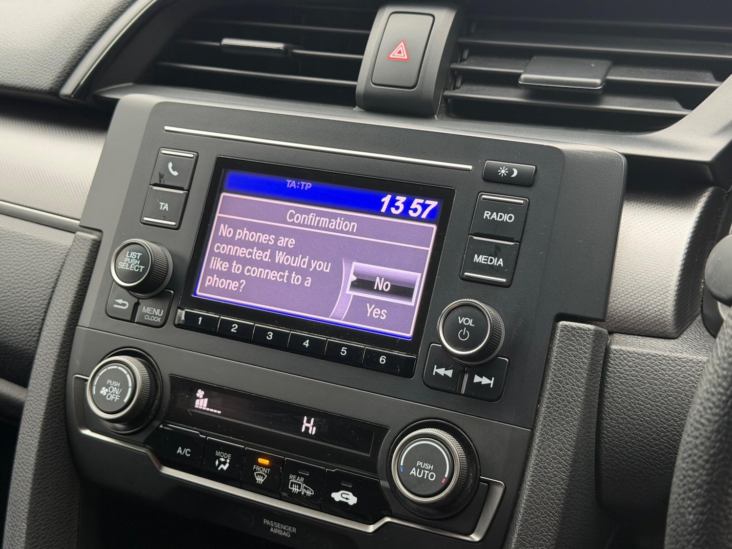 Used Honda Civic 2018 for sale - 77683816: Photo 27