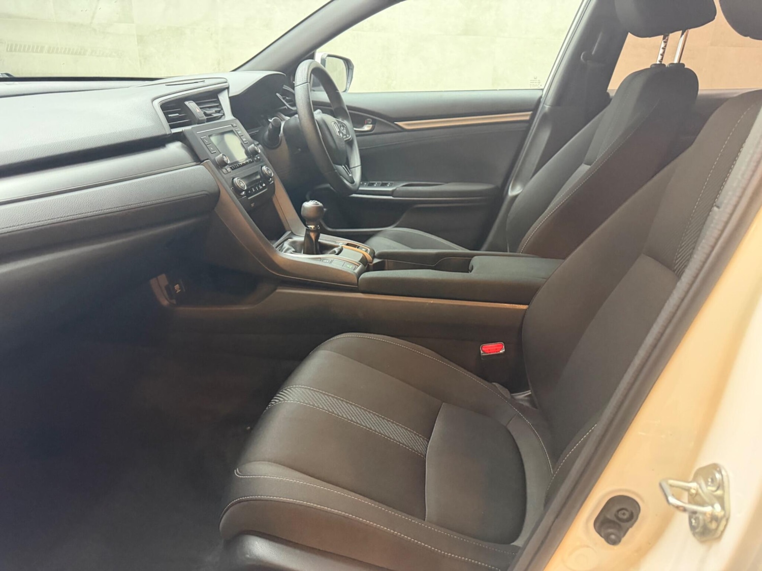 Used Honda Civic 2018 for sale - 77683816: Photo 33