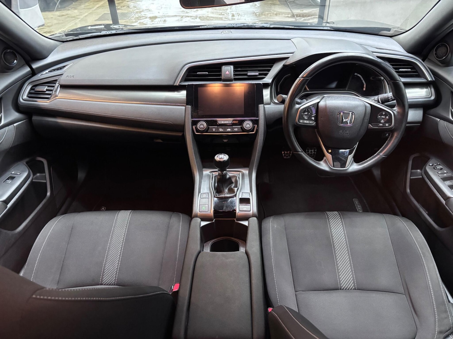 Used Honda Civic 2018 for sale - 77468000: Photo 11