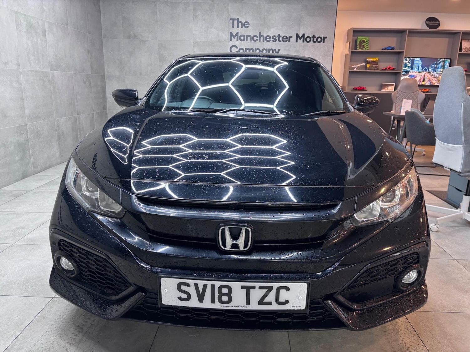 Used Honda Civic 2018 for sale - 77468000: Photo 3