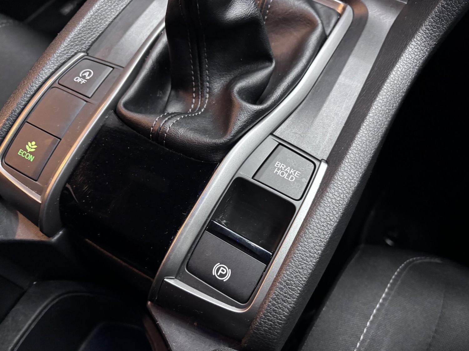 Used Honda Civic 2018 for sale - 77468000: Photo 31