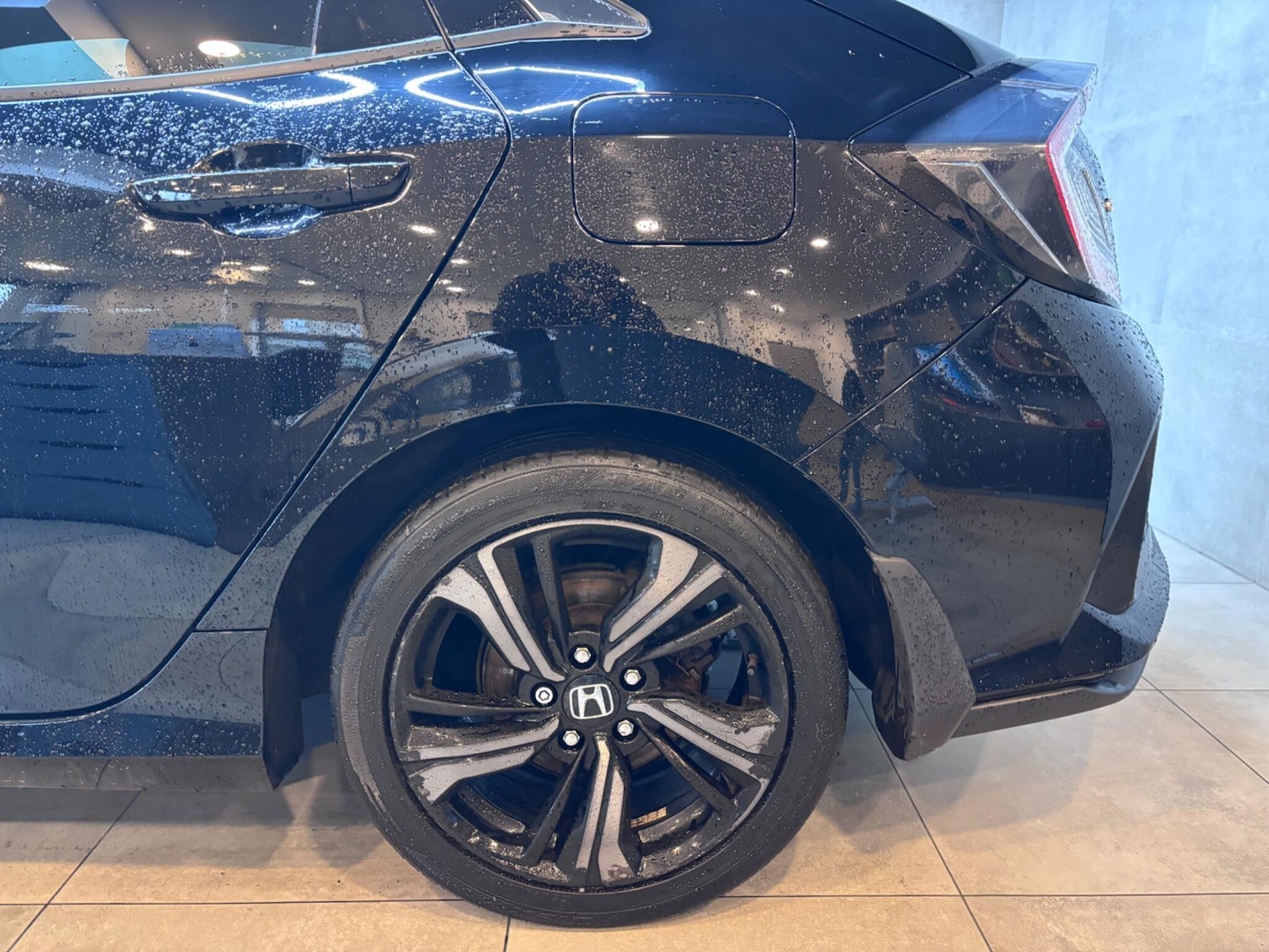 Used Honda Civic 2018 for sale - 77468000: Photo 34