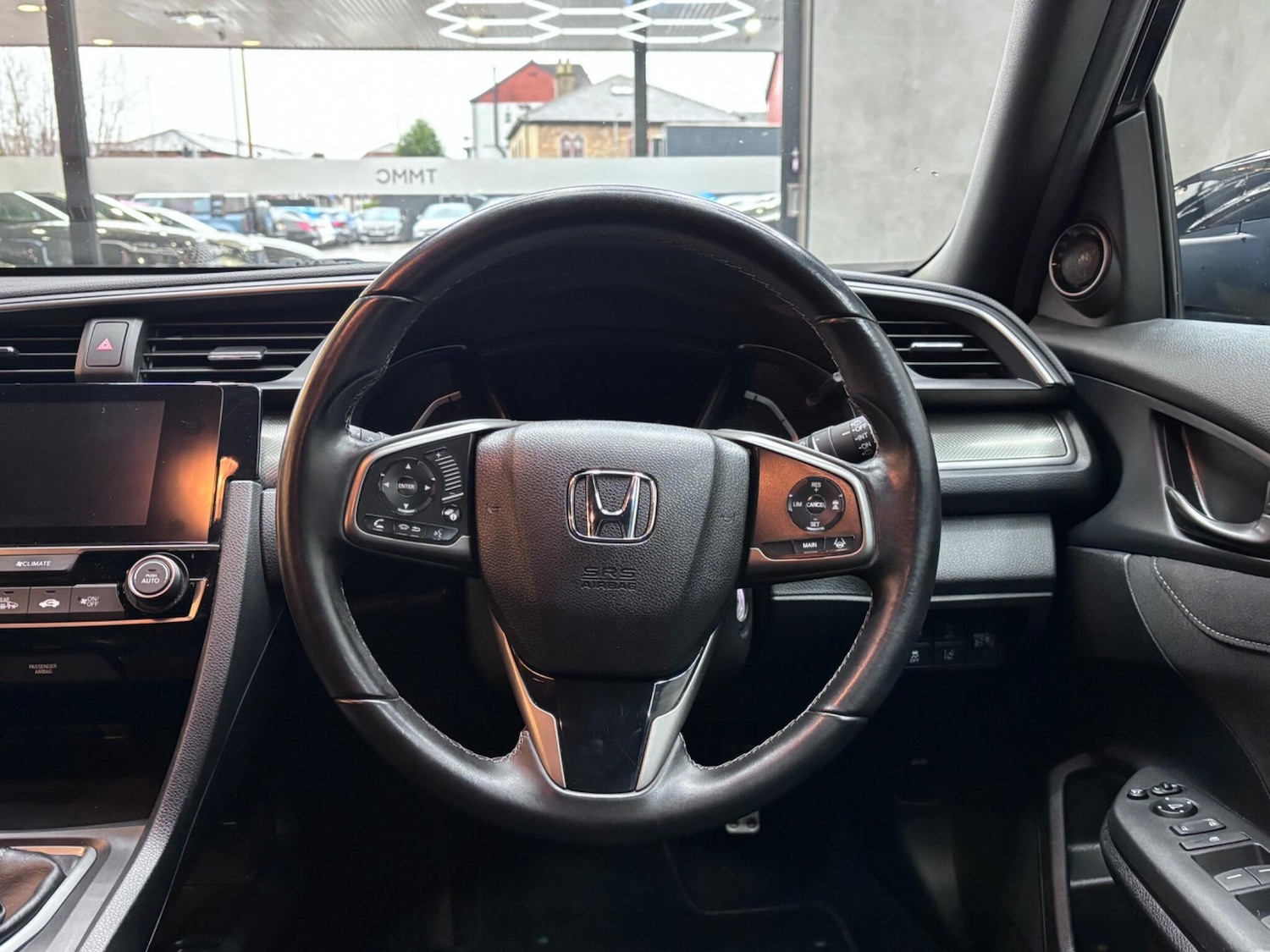 Used Honda Civic 2018 for sale - 77468000: Photo 42