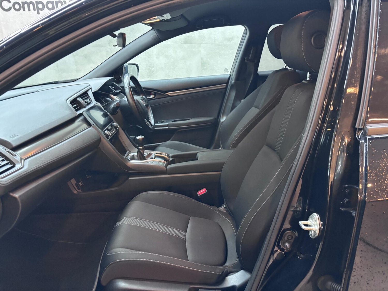 Used Honda Civic 2018 for sale - 77468000: Photo 45