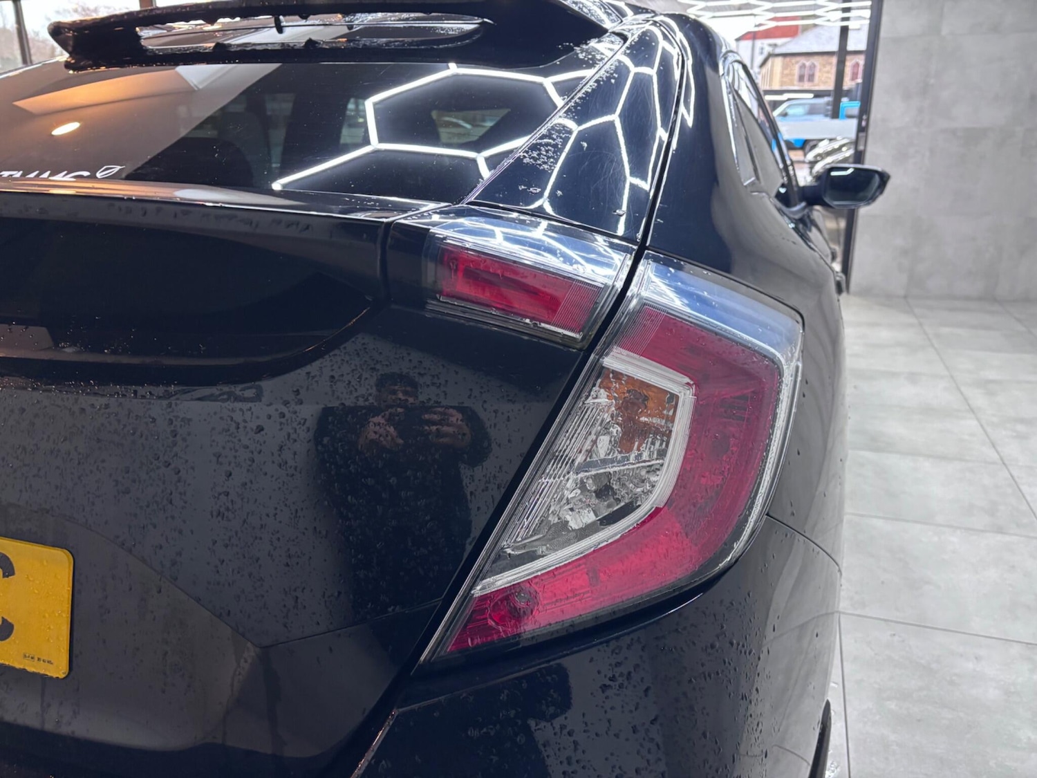 Used Honda Civic 2018 for sale - 77468000: Photo 46